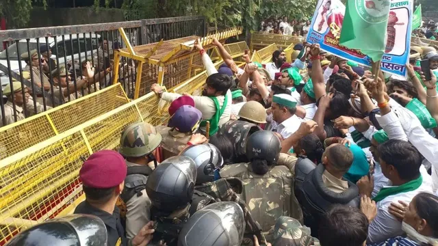 noida-farmers-protest-heavy-police-deployed-as-crowd-gathers-at-harola-community-centre-in-sector-5