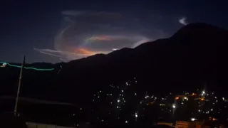 Mysterious Rainbow Light In Pakistan Leaves Netizens Talking About UFOs And Nature’s Magic | Viral Video
