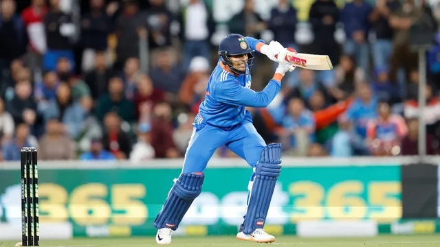 ind-vs-aus-t20i-suryakumar-yadav-led-team-india-reach-melbourne-ahead-of-next-match-bcci-releases-video