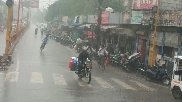 gorakhpur-weather-update-cyclone-montha-to-bring-rain-strong-winds-temperature-to-drop