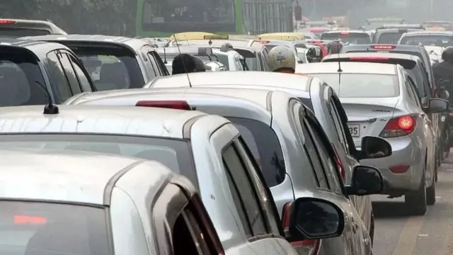delhi-air-pollution-authorities-ban-entry-of-nondelhi-bsiii-vehicles-from-nov-1-check-which-vehicles-face-restrictions