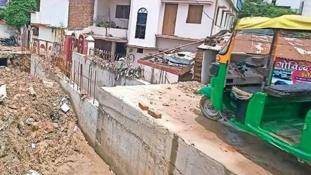 gorakhpur-news-12km-rcc-drain-begins-from-gulriha-to-chilua-tal-to-solve-waterlogging-in-3-wards