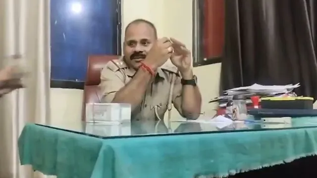 lucknow-cop-caught-accepting-bribe-of-rs-2-lakh-gets-arrested-watch-video