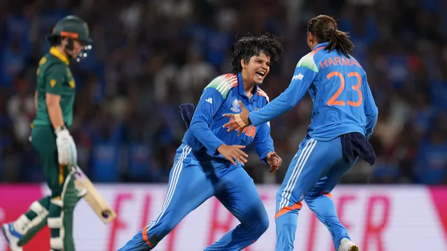 ind-vs-sa-final-harmanpreet-kaurs-masterstroke-works-shafali-vermas-golden-arm-gets-two-important-wickets-in-final