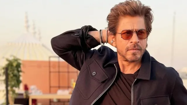 shah-rukh-khan-60th-birthday-akshay-kumar-kajol-vivek-oberoi-and-others-wish-bollywood-superstar-see-throwback-pics