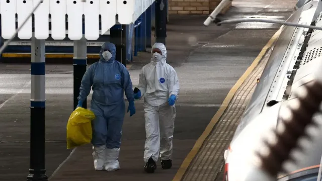 uk-train-mass-stabbing-suspect-arrested-after-rampage-leaves-11-injured