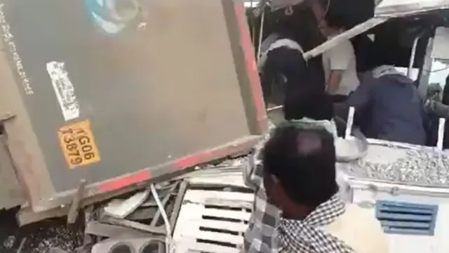 telangana-bus-accident-many-killed-several-injured-after-truck-collides-with-bus-in-ranga-reddy-district-death-toll-updates