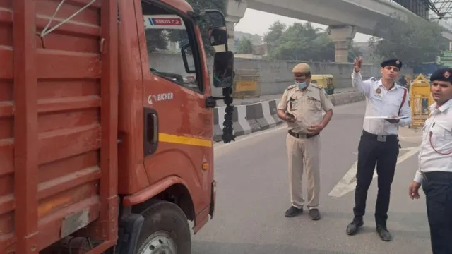 delhi-air-pollution-bs3-lower-standard-vehicles-banned-police-step-up-border-vigilance