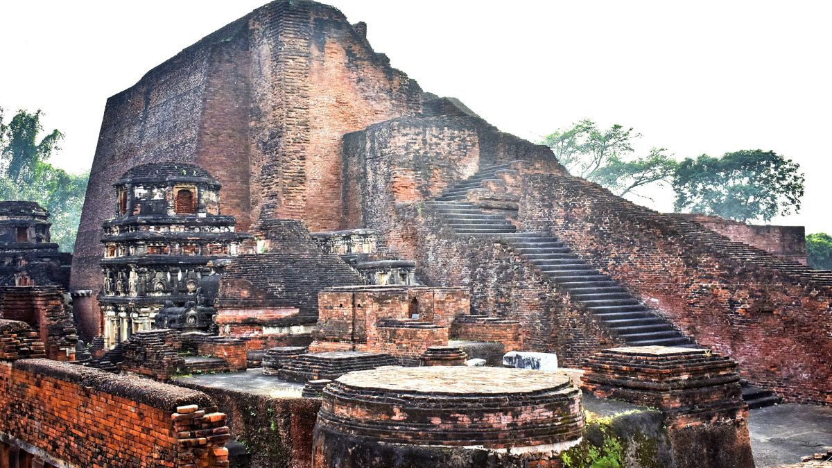 which was the first residential university in the world (1)