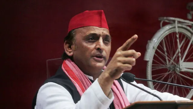akhilesh-yadav-urges-voters-to-support-tejashwi-yadav-focus-on-future-of-bihar-says-vote-for-jobs