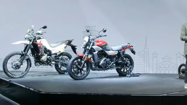 eicma-2025-hero-hunk-440-sx-xpulse-210-dakar-edition-showcased-heres-what-they-get