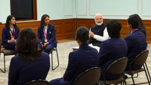 indw-vs-saw-womens-world-cup-2025-final-harleen-deol-asks-narendra-modi-what-is-your-skin-care-routine-pm-responds-with