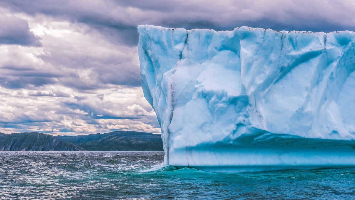 fun fact about antarctica..90 percent of freshwater trapped in antractica (3)
