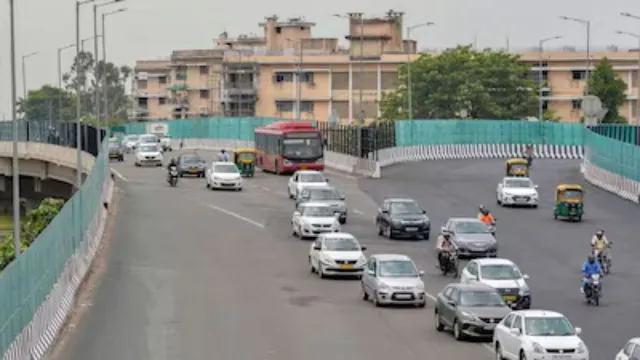 delhi-dhaula-kuan-road-widening-begins-near-subroto-park-to-reduce-traffic-jams-on-gurugram-highway