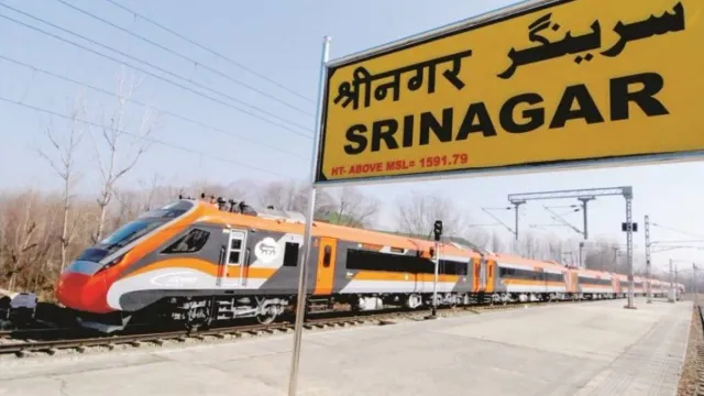 vande-bharat-express-between-jammu-and-srinagar-expected-by-december-cut-travel-time-by-4-hours-details
