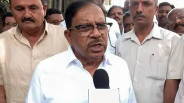 bengaluru-jail-prisoners-seen-using-mobile-phone-karnataka-minister-vows-action-wont-tolerate-this-nonsense