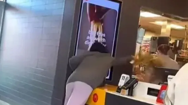 caught-on-cam-us-woman-hurls-hot-coffee-at-mcdonalds-employee-following-heated-refund-dispute-video