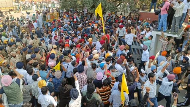 panjab-university-protest-students-hold-massive-agitation-over-senate-elections-heavy-security-deployed-top-updates