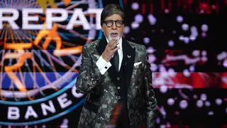 Amitabh Bachchan’s Blank Tweet In Midnight Confuses Fans Amid Delhi Blast And Dharmendra’s Health Issue