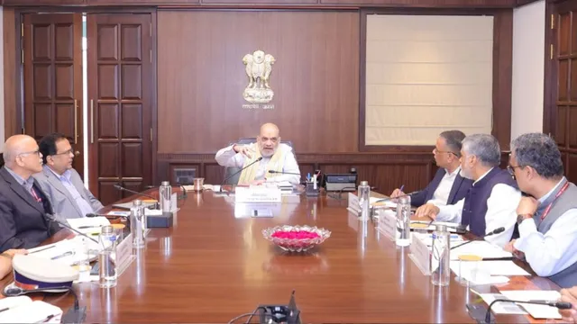 delhi-red-fort-blast-news-amit-shah-vows-to-hunt-down-culprits-of-deadly-delhi-car-blast