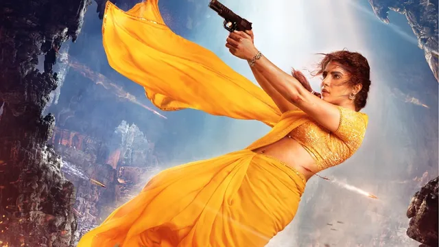 globetrotter-priyanka-chopra-flaunts-a-fierce-sareelook-with-gun-in-ss-rajamoulis-upcoming-movie