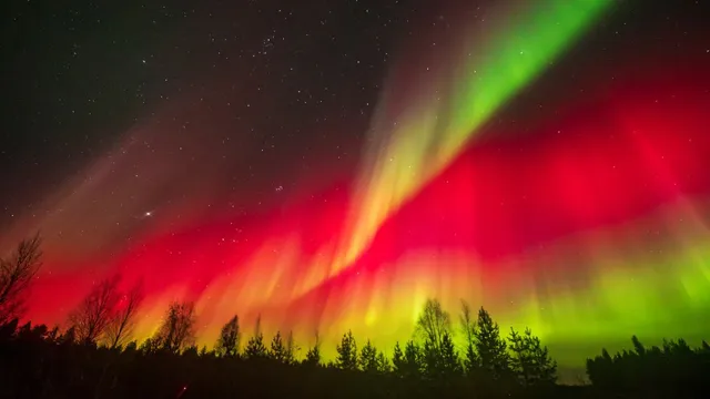 northern-lights-dazzle-skies-across-us-and-beyond-in-rare-photo-spectacle-key-facts-in-pics