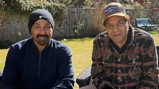 Sunny Deol Furious At Paparazzi Over Dharmendra’s Health Rumours: ‘Aapke Ghar Mein Maa-Baap Nahi Hai Kya?’ | VIDEO