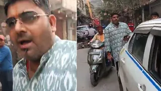 ‘Goli Marogay Mujhe’: Delhi Man Threatens Uber Driver With Gun In Busy Market, Netizens Demand Strict Action | VIDEO