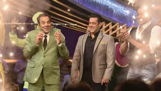 Salman Khan Talks About Dharmendra After His Discharge; Says ‘He Is Like My Father…’