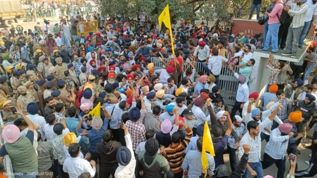 chandigarh-panjab-university-students-continue-agitation-heres-why-students-are-protesting-and-what-senate-syndicate-are