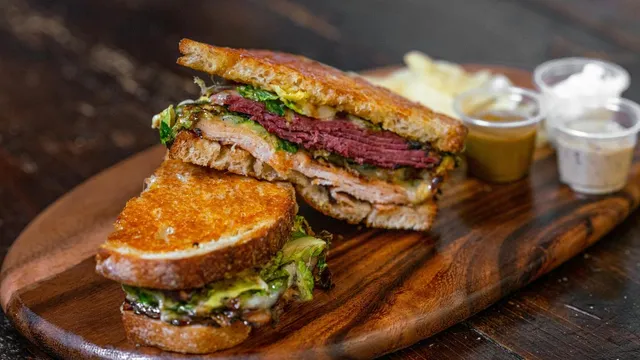 bengaluru-vegan-woman-finds-prawn-in-sandwich-consumer-commission-orders-swiggy-restaurant-to-pay-rs-1-lakh