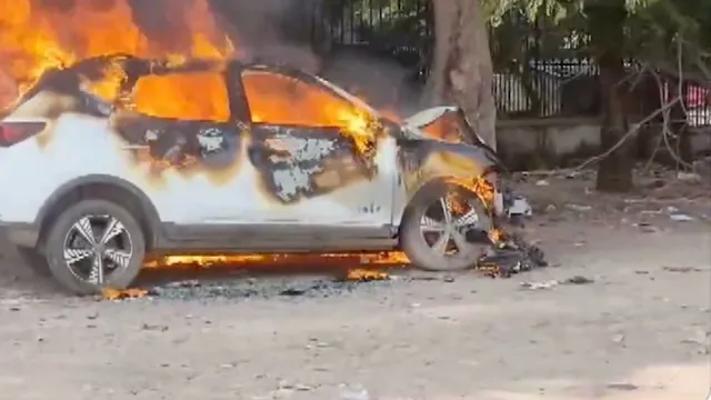 hyderabad-electric-car-bursts-into-flames-at-ntr-stadium-overheating-suspected