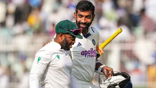 IND vs SA 1st Test: South Africa Head Coach Brushes Off 'Bauna' Controversy Storm, 'Temba Bavuma Has Heart Like Giant'