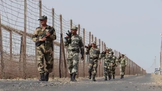 rajasthan-man-trying-to-cross-over-to-pakistan-caught-at-indo-pak-border-in-jaisalmer-intension-identity-under-probe