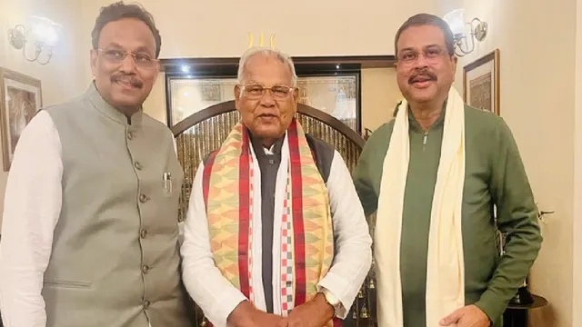 bihar-govt-formation-jitan-manjhi-upendra-kushwaha-meet-dharmendra-pradhan-bjp-or-jdu-who-will-have-more-ministers