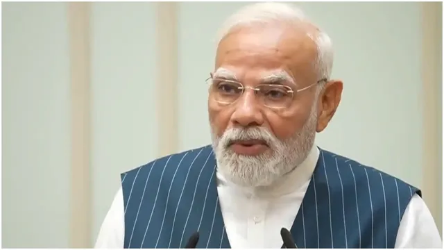 pm-modi-asks-citizens-to-pledge-to-rid-nation-of-macauley-mindset-in-10-years