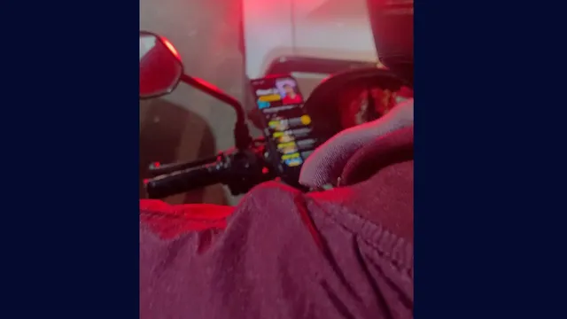 peak-bengaluru-moment-rapido-rider-learns-coding-at-traffic-signal-netizens-cheer-for-his-hard-work