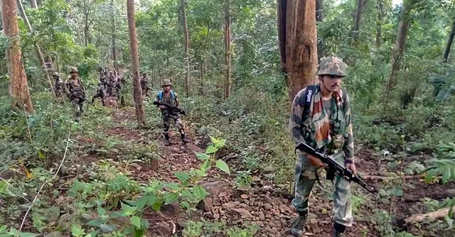 chhattisgarh-naxal-encounter-hawk-force-inspector-killed-during-gunfight-with-maoists-in-bhopal