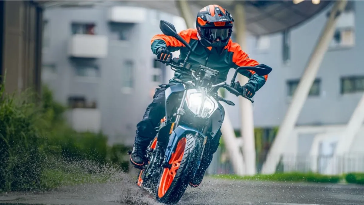 Yamaha R15-Rivalling KTM RC 160 Spied; India Launch Soon?