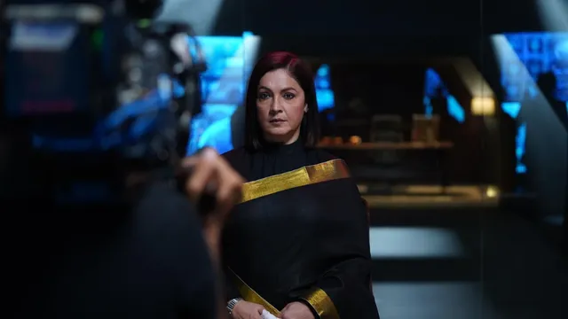 pooja-bhatt-calls-being-single-a-sacred-assignment-not-a-curse-posts-sunkissed-selfie