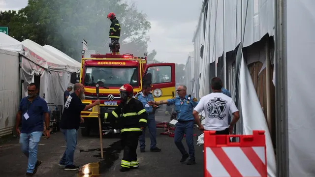 fire-erupts-inside-cop30-venue-belem-brazil-videos-massive-smoke-clouds-roof-burning-after-blaze-breaks-out-watch