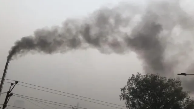 ghaziabad-pollution-netizen-flags-black-smoke-from-factories-demands-action-from-uppcb