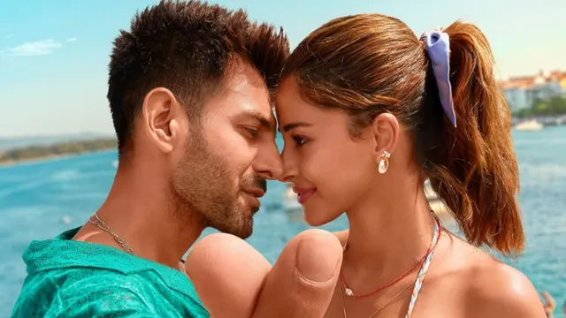 tu-meri-main-tera-main-tera-tu-meri-teaser-kartik-aaryan-ananya-panday-spread-festive-magic-in-grand-holiday-love-story