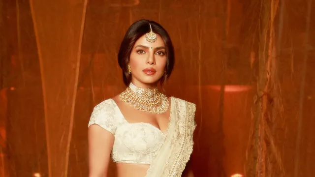 priyanka-chopra-mocks-her-ultra-thin-eyebrow-look-from-mujhse-shaadi-karogi-says-thank-the-lord-my-eyebrows-grew-back