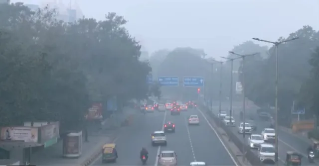 delhi-pollution-ncr-chokes-as-air-quality-remains-very-poor-at-397-these-regions-slip-into-severe-zone-check-areawise-aqi