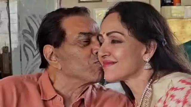 when-hema-malini-reacted-to-marrying-already-married-dharmendra-and-living-separately