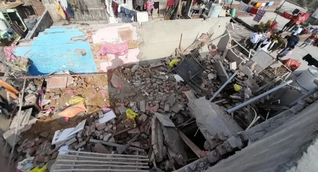 delhi-news-building-collapses-in-jwala-nagar-five-injured-rescue-ops-continue