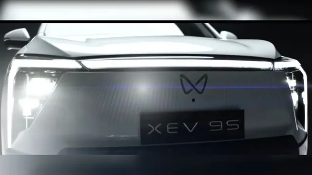 mahindra-xev-9s-new-teaser-front-fascia-revealed-for-first-time-gets-vertical-led-signature-check-details