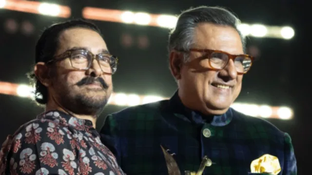 aamir-khan-honoured-with-prestigious-rk-laxman-award-for-excellence