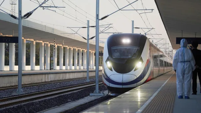 china-train-collision-kills-11-and-injures-2-after-test-train-strikes-workers-in-southwestern-yunnan